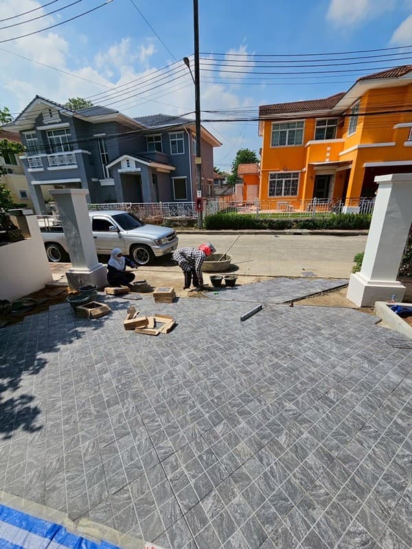 บริการงานปูกระเบื้องภายนอก